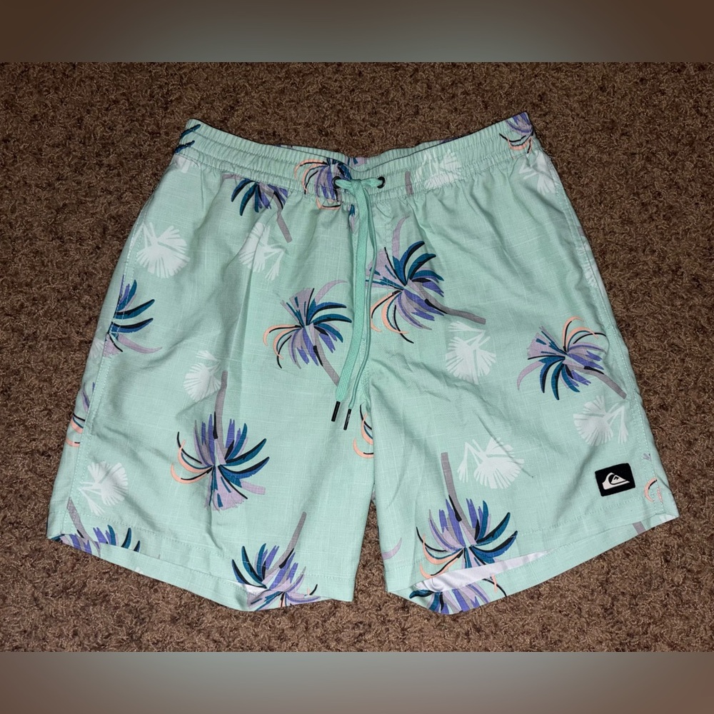 NWT Quiksilver Swim Shorts Mens Palm Tree Volley Trunks Size Small